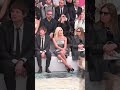 Ils ont dépensé des millions de dollars juste pour détruire leur propre visage