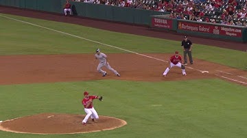 TEX@LAA: Street snares comebacker, doubles off runner