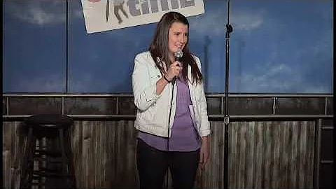 Hooters Delivery - Caitlin Durante (Stand Up Comedy)