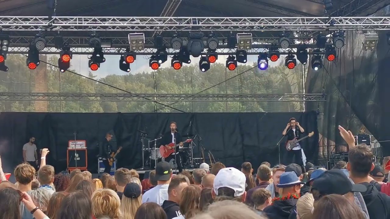 Watch Pekař - Tančím (Den fotbalu Polička | 2022) on YouTube Watch Pekař - Tančím (Den fotbalu Polička | 2022) on YouTube