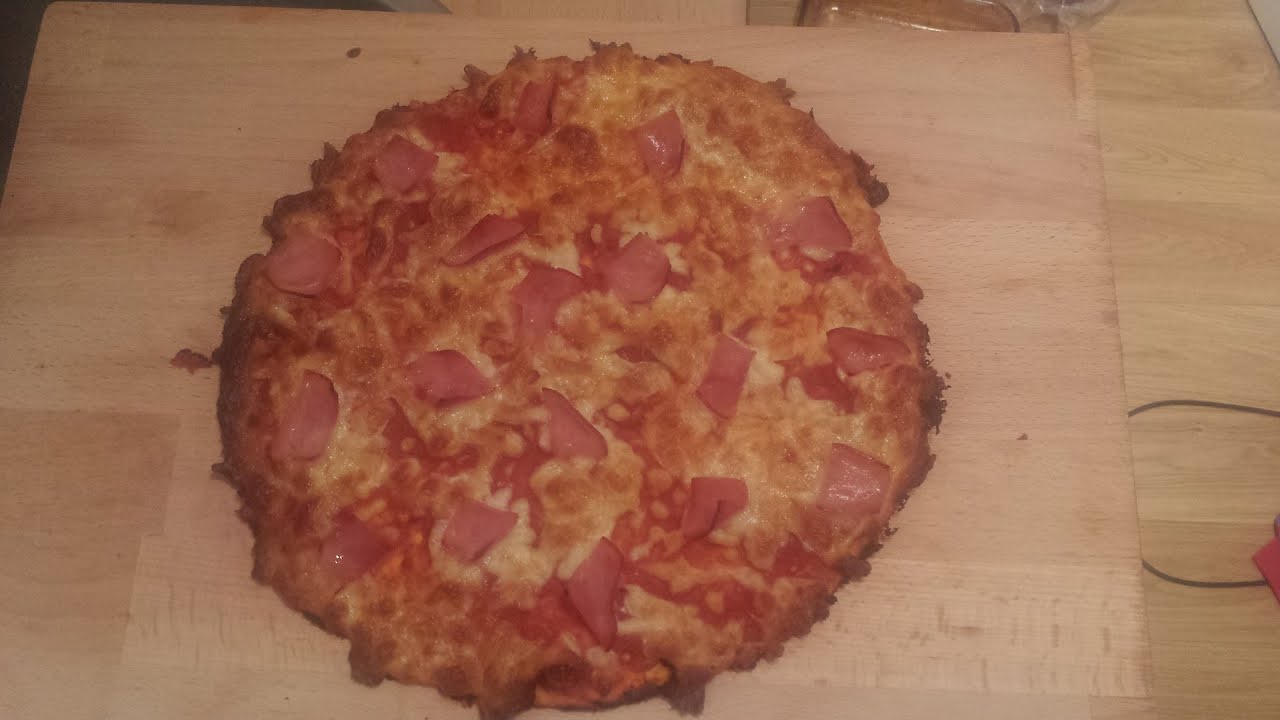 How To Make Budget Tortilla Pizzas