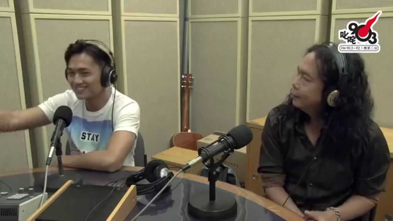 鄭俊弘為演唱會操肌展示狂野一面