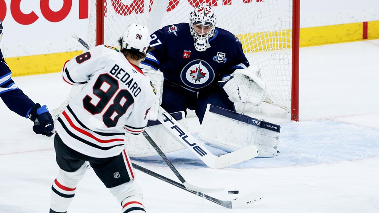 Postgame Takeaways: Blackhawks let late lead slip away in Winnipeg