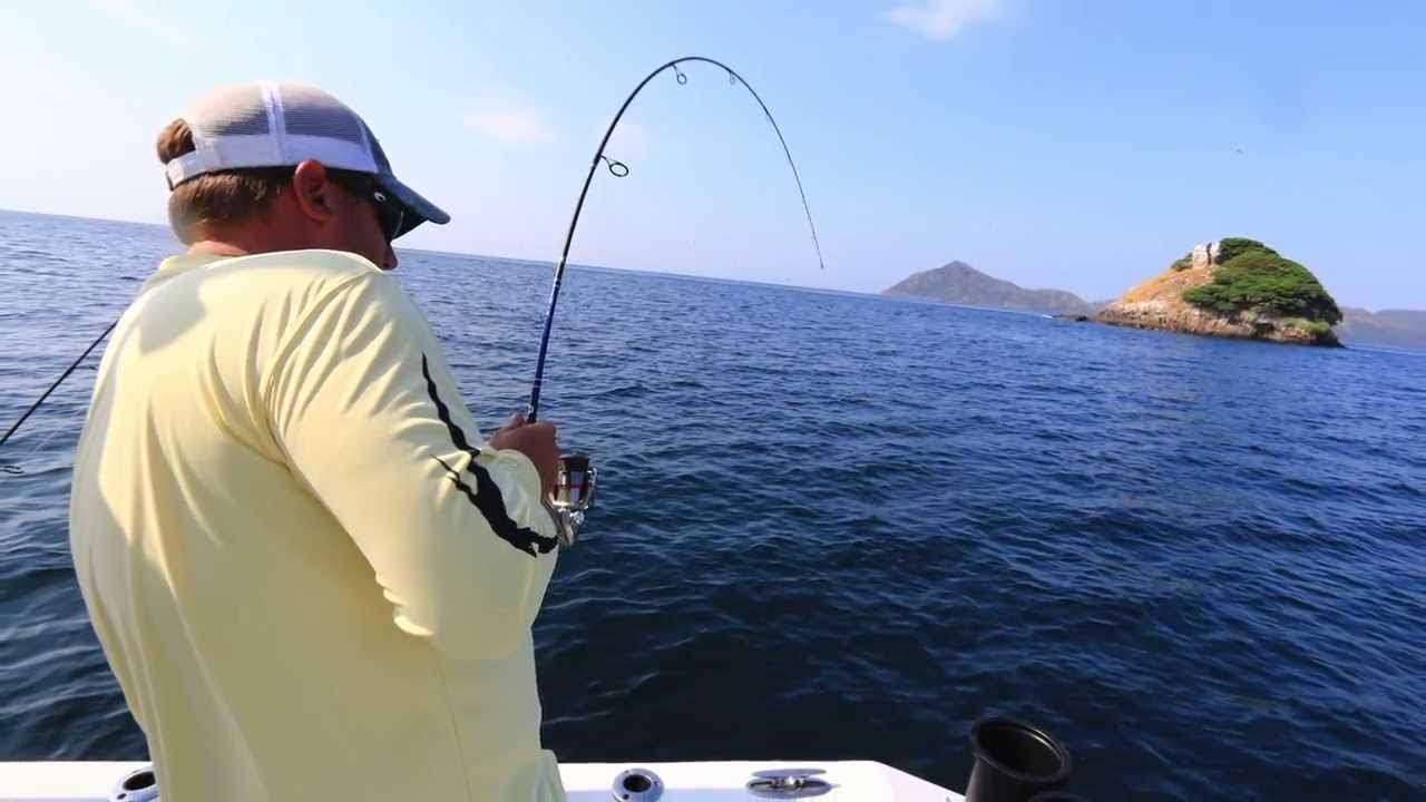 JIGGING WITH LIGHT TACKLE AT PANAMA BAY