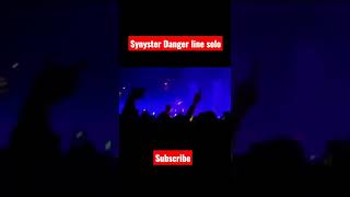 Synyster gates play danger line | I love this part