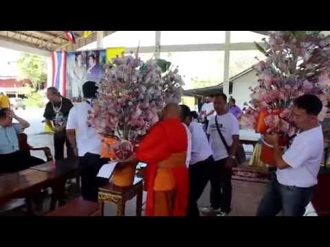 ทอดผ้าป่าและแจกฟรีเหรียญสมเด็จพระเจ้าตากสินมหาราชชาววัดอรุณ/3