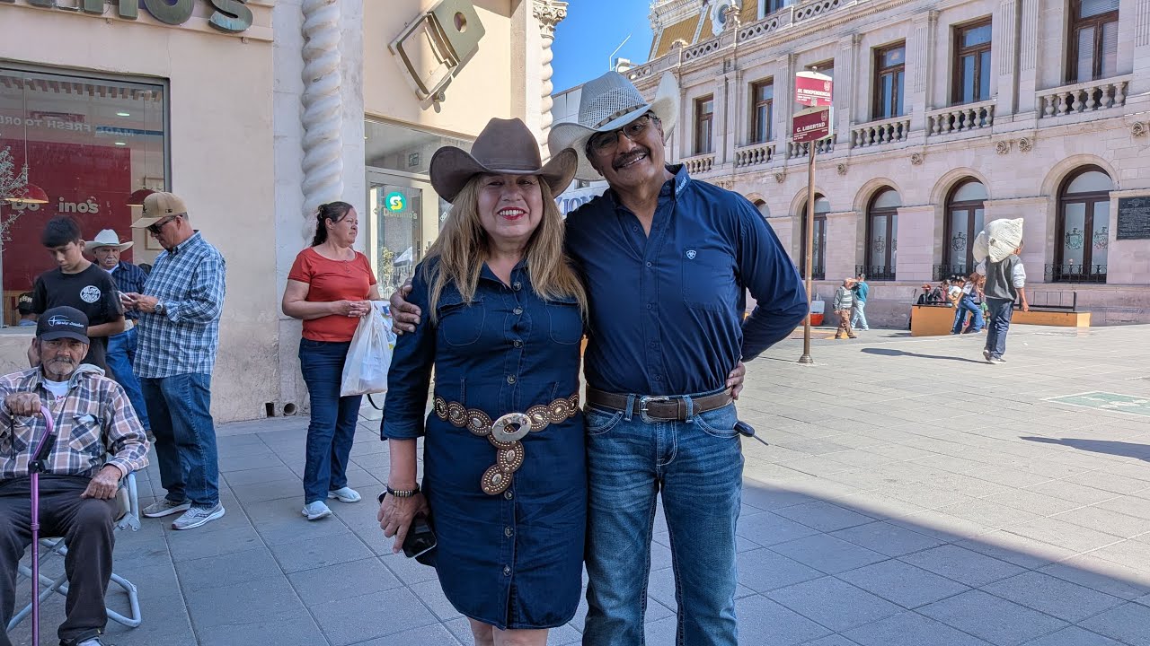 la plaza de armas es el lugar más alegre de chihuahua.