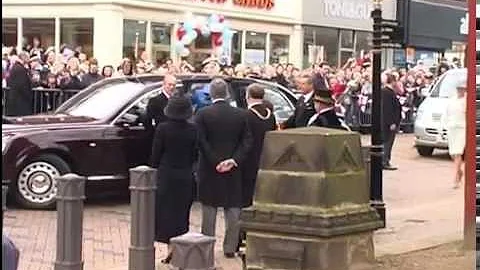 HQ THE QUEEN VISITS WAKEFIELD