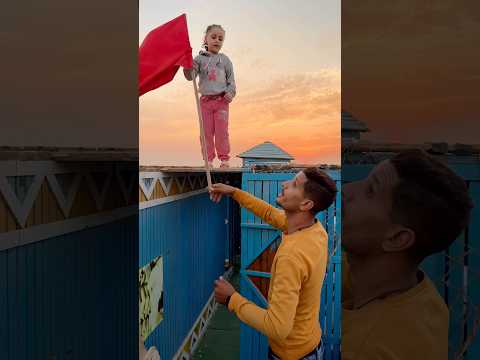 بيعلم بناته يطيرو حمام