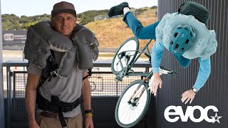 EVOC COMMUTE A.I.R. PRO 18 backpack - Bicycle Airbag