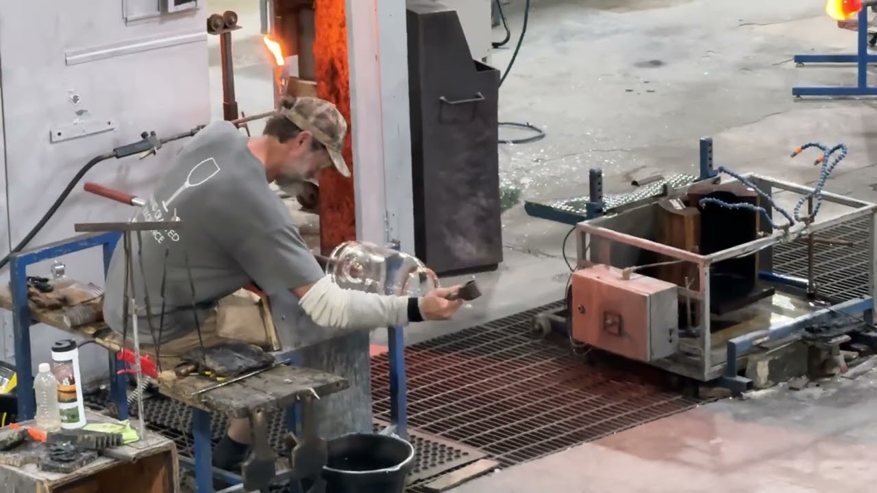 Glass blowing 1 - Simon Pearce in Oakland MD