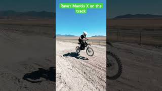 Rawrr Mantis X Sport mode -ELBOS OUT ;-)