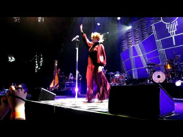 Florence + the Machine - Seven Devils (LIVE) class=