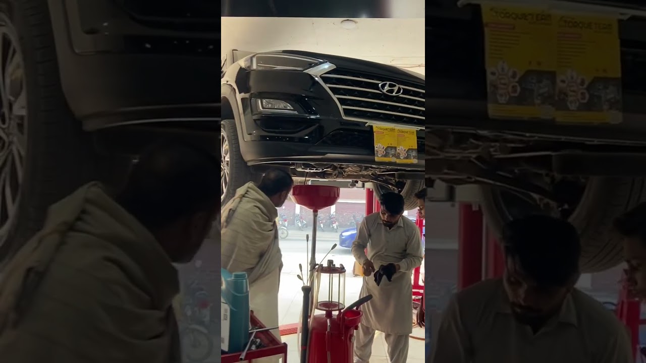 Hyundai Tucson engine oil replace The Torque Team Auto Garage 03099329090.  03138353251