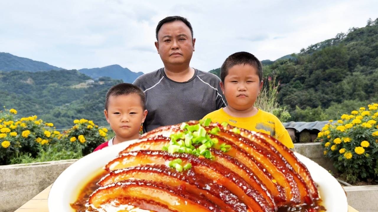 懂事儿子太能干，不仅会帮爸爸洗天麻煮饭，竟然还会自己洗衣服！！