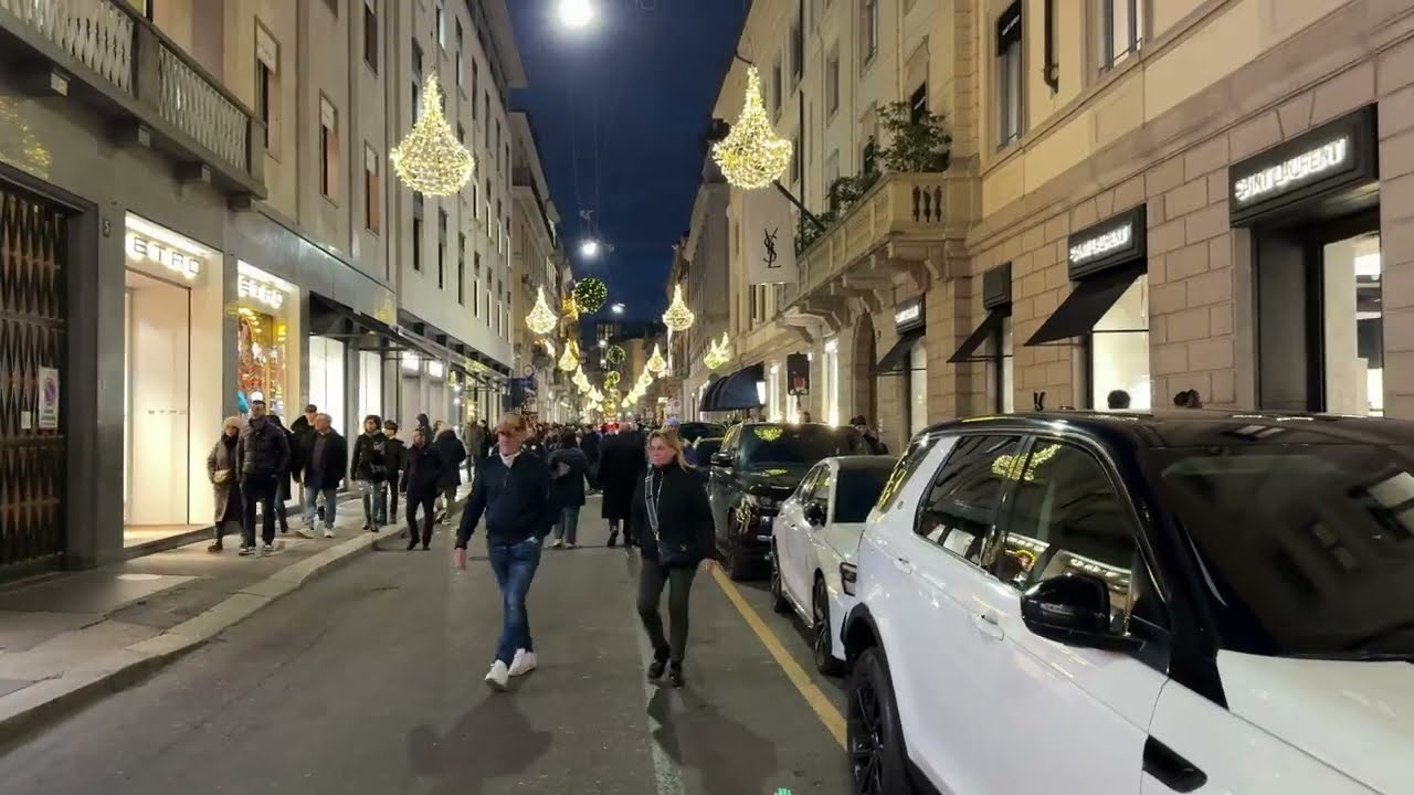 Milano via Montenapoleone - Natale 2025