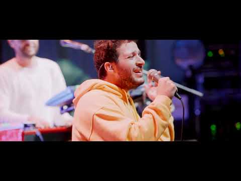 Bag Raiders - Wild At Heart feat. Mickey Kojak [Live]