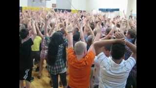 Pataskala Elem flash mobs Principal Staffalino as a final Farewell~