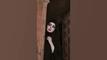 فيه باب غرقان بريحة الياسمين فيه باب مشتاق فيه باب حزين 