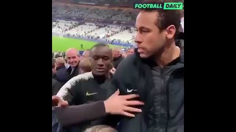 Neymar punching a fan after their loss to Stade Rennais 😳