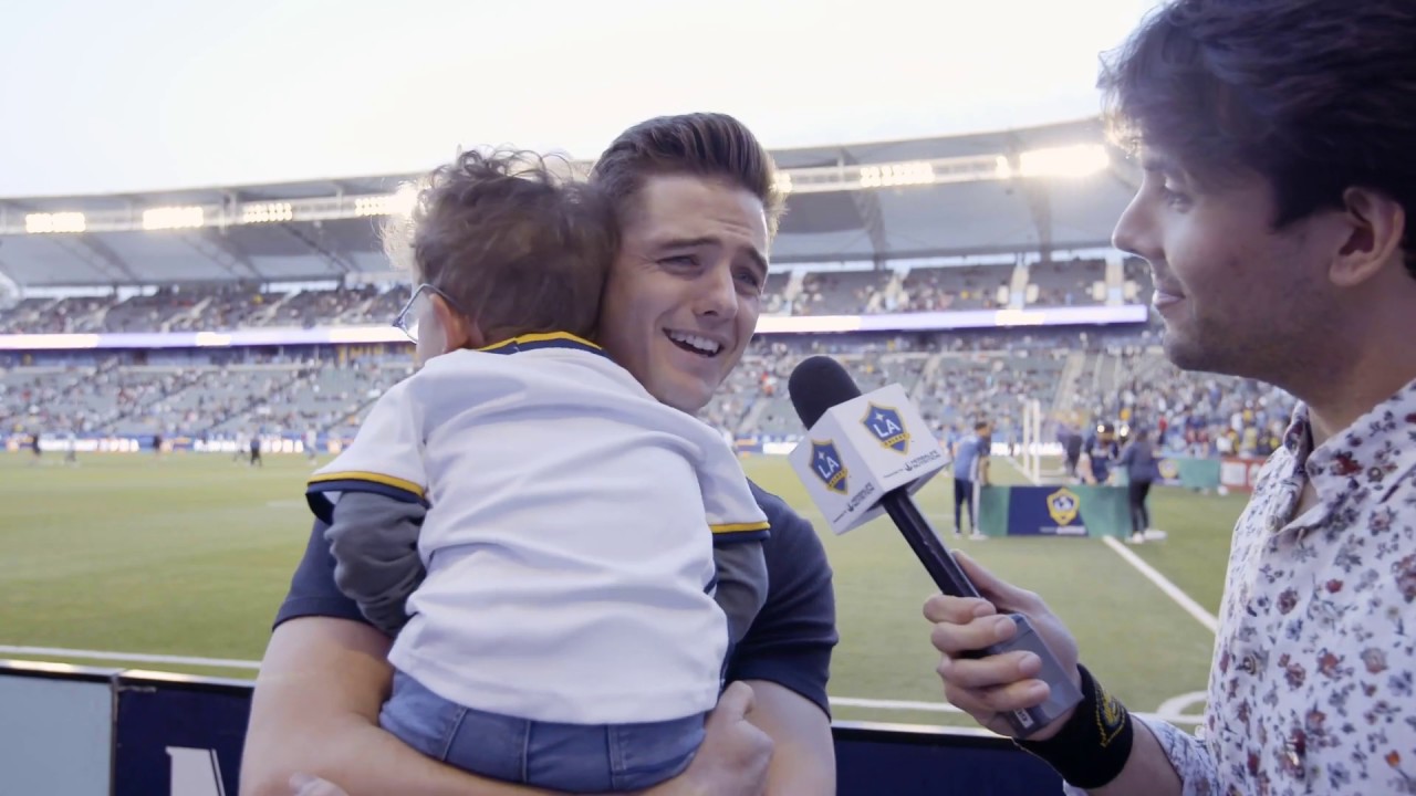 Robbie Rogers Shirtless