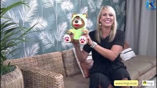 Vanes-Mari van Kwela kuier by Lingi en Bertha Lewis.