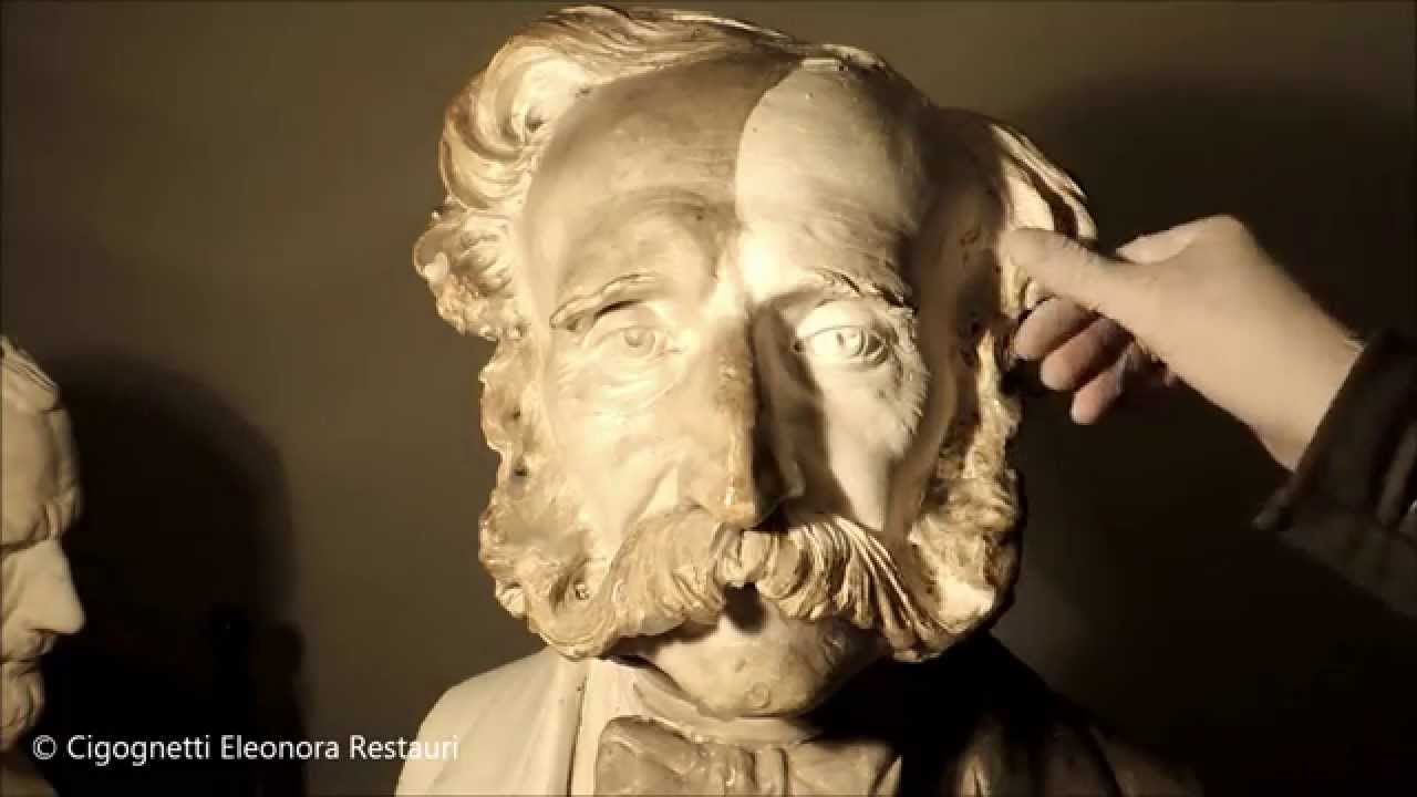 Restauro scultura in gesso: pulitura - YouTube