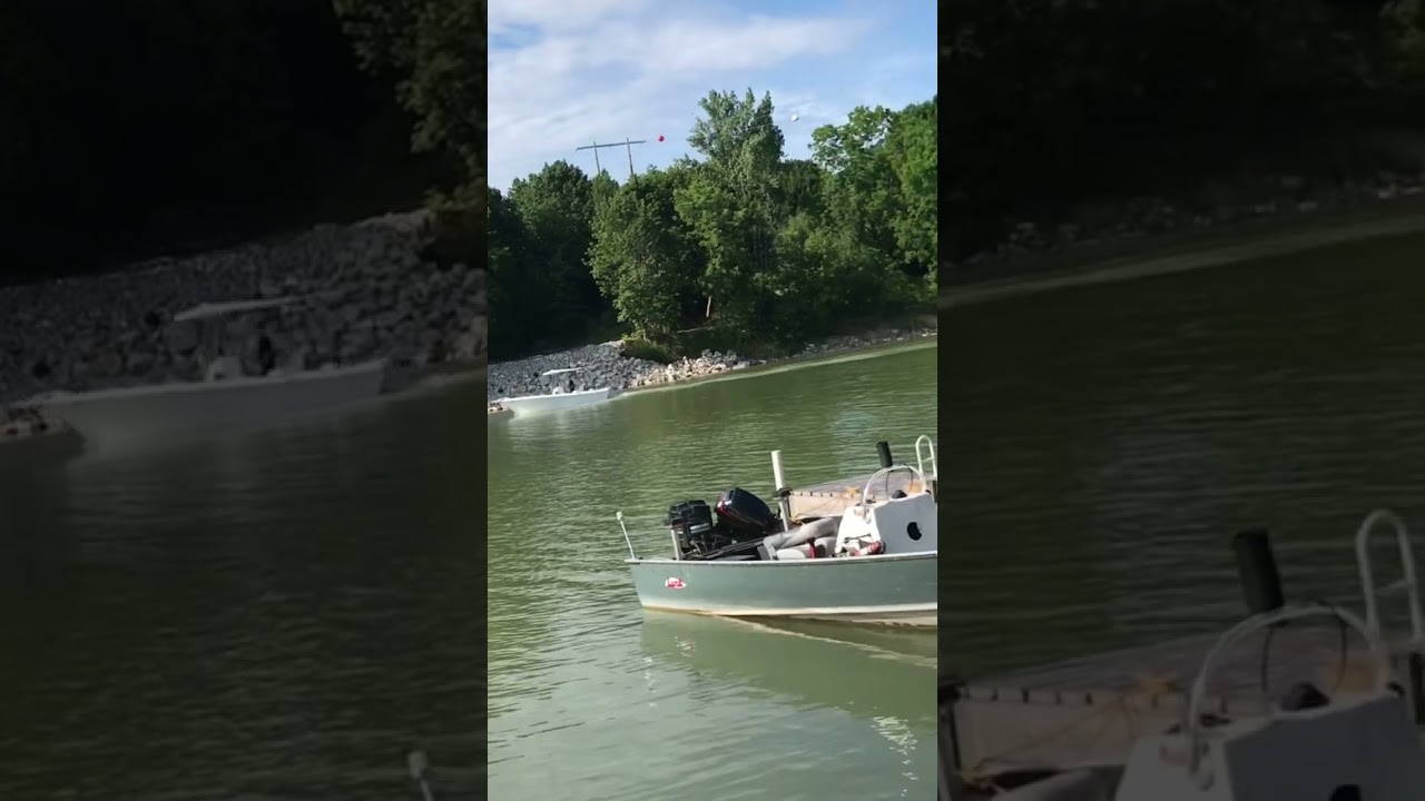 Awlgrip awlcraft 1000 Snow White 25’ Center console boat