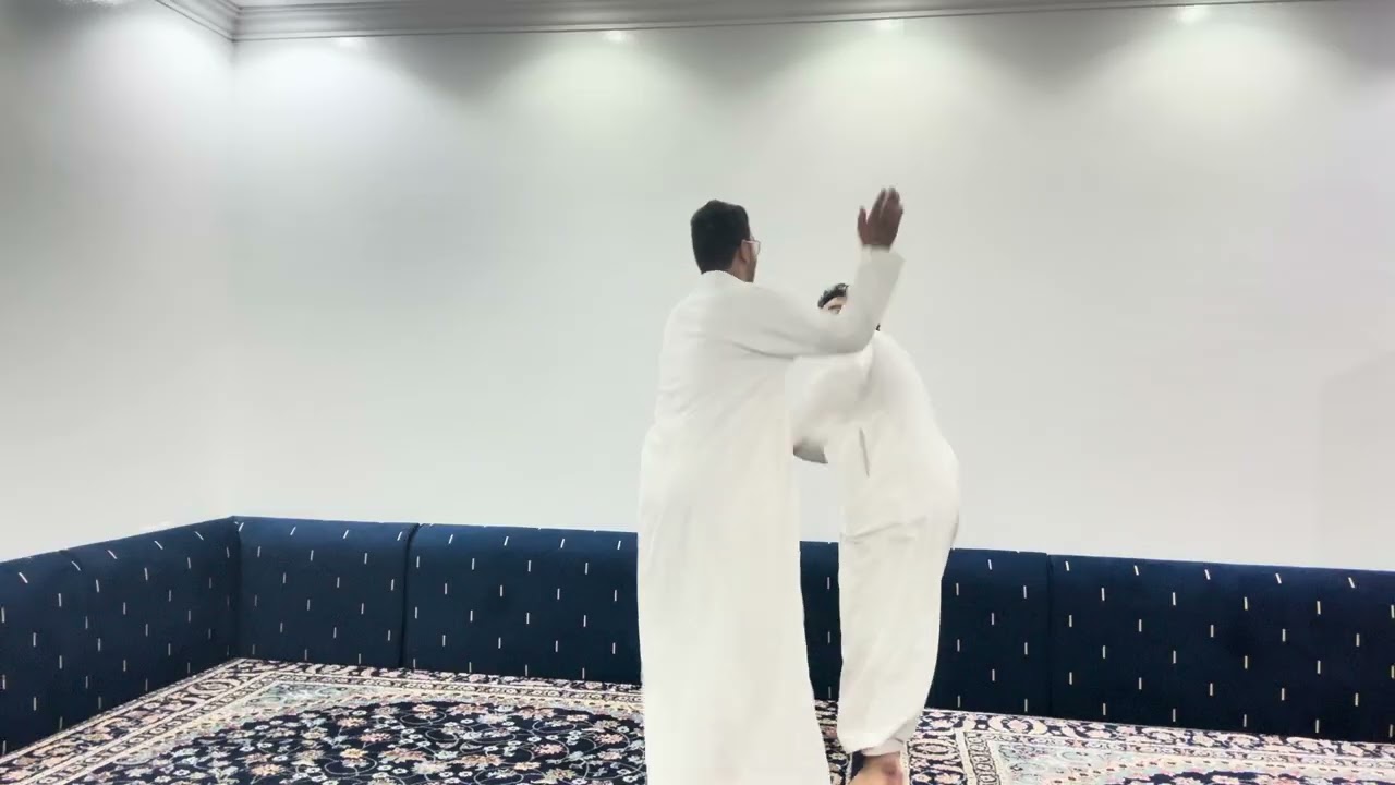 مقلب اني اكلم بنت في عزوز 💔😂