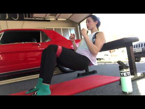 Mini band hip thrust