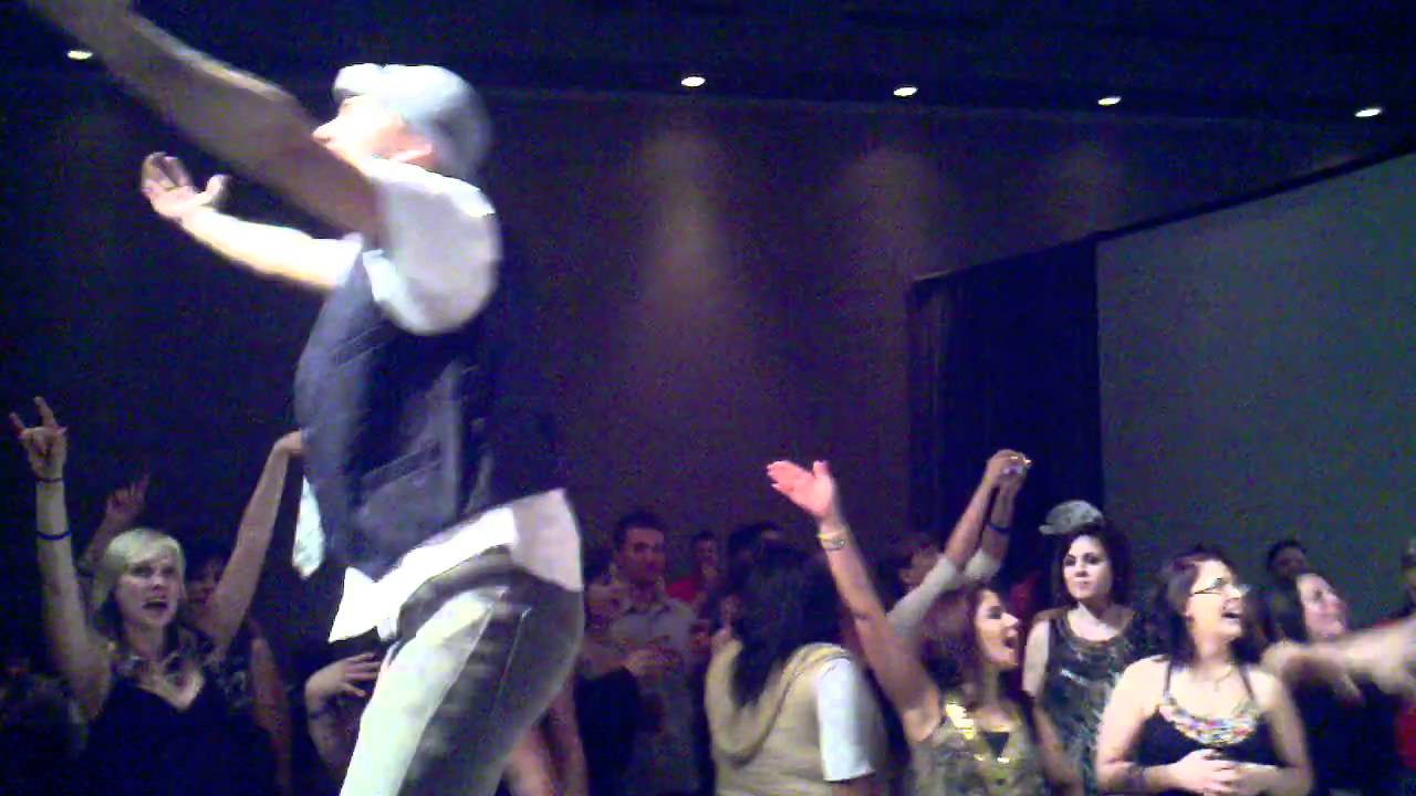 DJ Victor Vargas & MC Jay Vegas Salon Centric Lombard Show 2011 Part II With Head Spinning