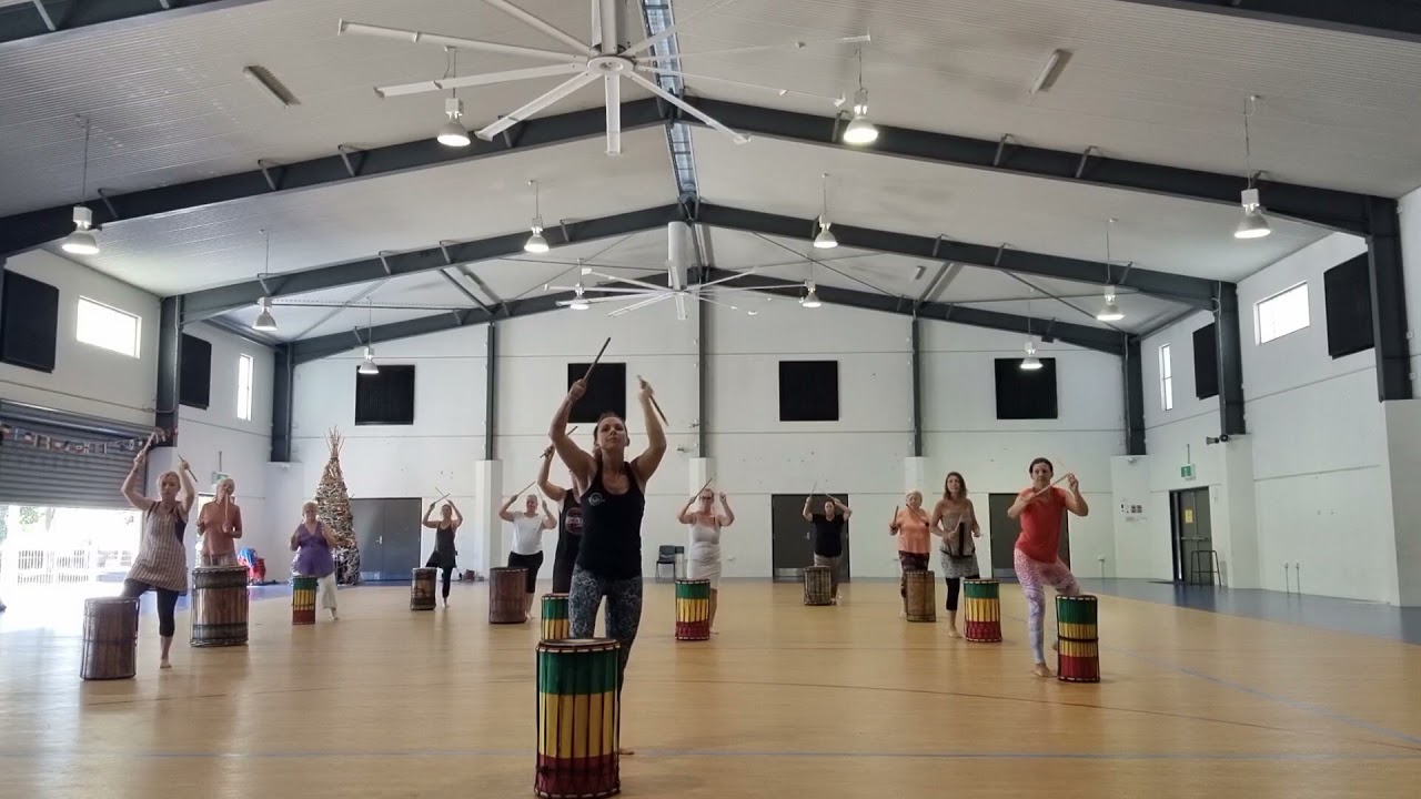 Dundun Dance with Rhythm Culture - Sofa