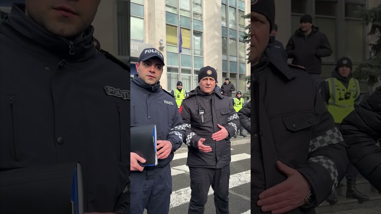 Poliția a venit după protest să amenințe cu amendă pentru 3 saci de tizic aduși în fața Guvernului