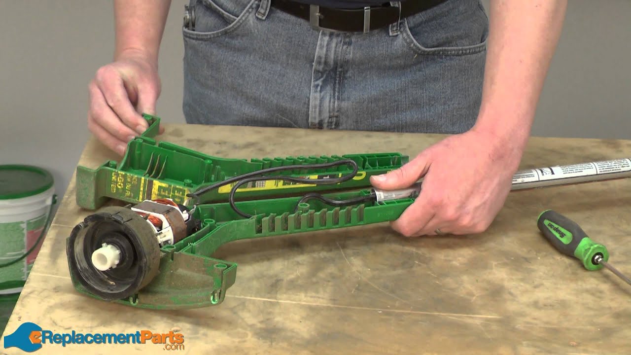 How to Replace the Motor Housing Set on a Weed Eater XT10 String ...