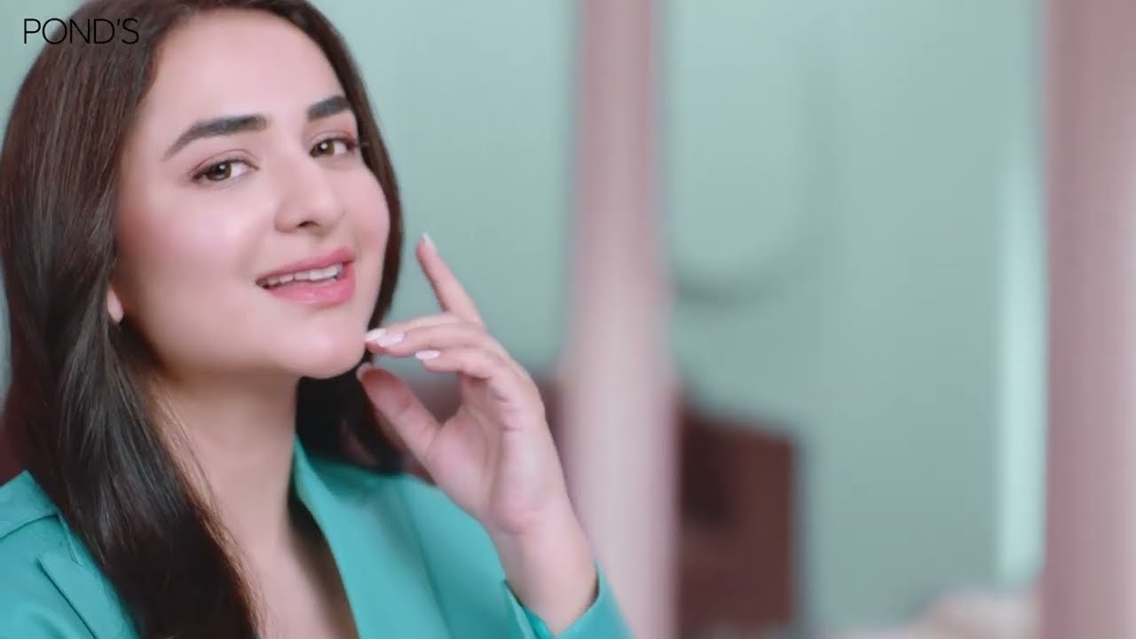 Non-sticky skin throughout the day with POND'S light moisturiser!