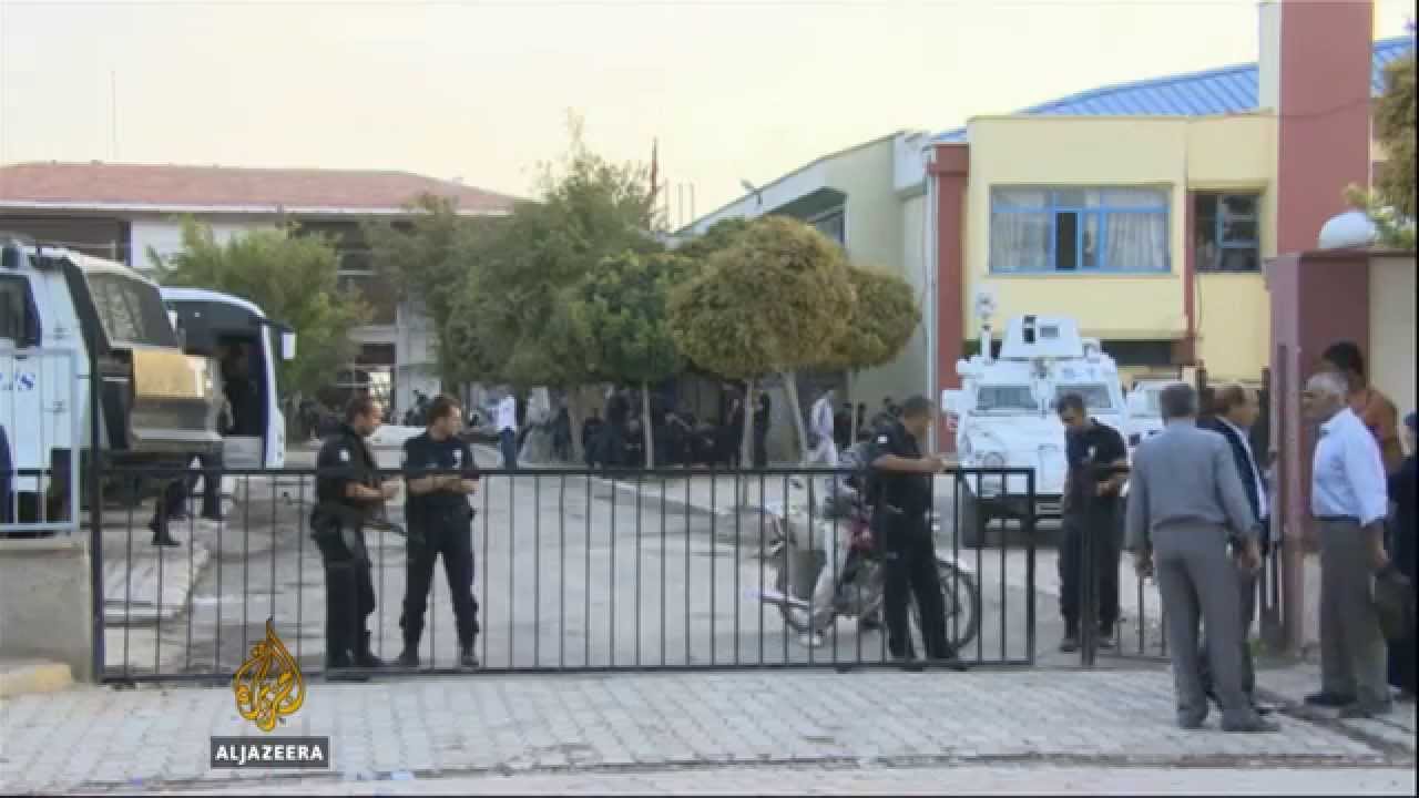 لاجئون من كوباني رهن الاحتجاز التركي