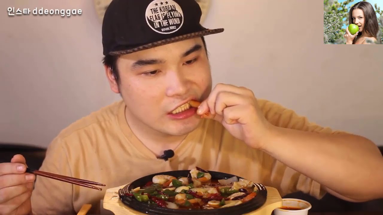 Mukbang-Eating sound with fried shrimp and rice cake