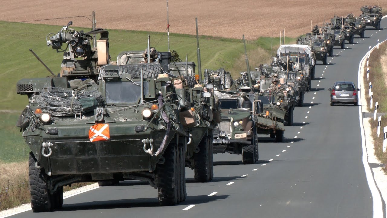 US Army convoys through Germany with lots of armored vehicles 🇺🇸 🇩🇪