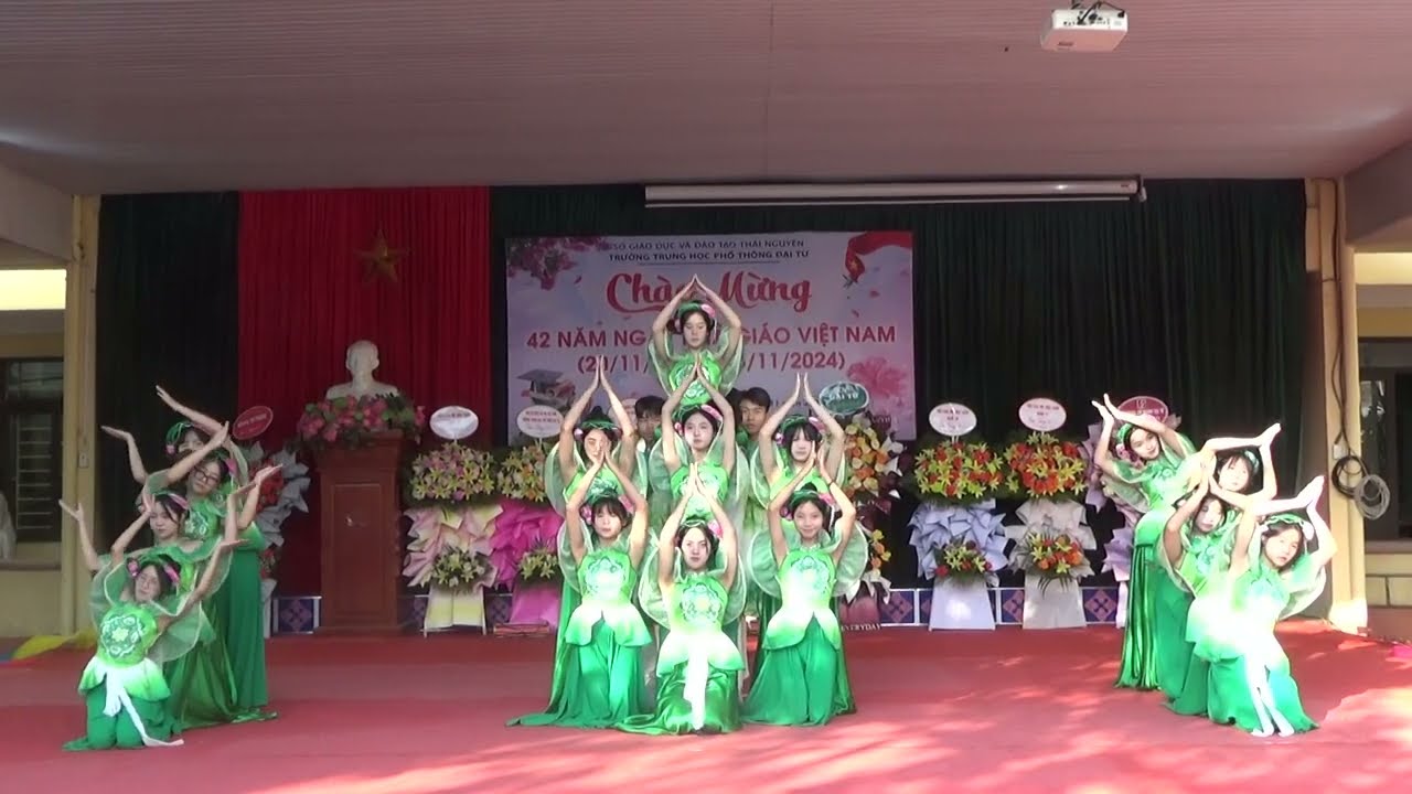 Ngọc liên hoa - 11a11 trường THPT Đại Từ