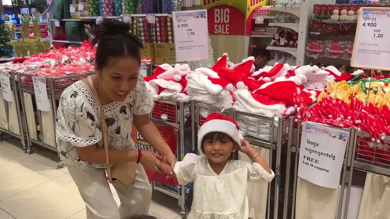 ប៉ាៗនាំអូនជេស្សាដើរលេងអុីអន និងទិញកាដីស្បែកជើងអោយម៉ាក់អុី 15/12/2025