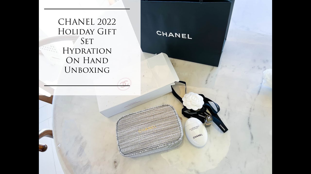 CHANEL HOLIDAY GIFT SET 2022 UNBOXING  HYDRATION ON-HAND ESSENTIALS SET  *THIS MAKEUP BAG THOUGH!* 