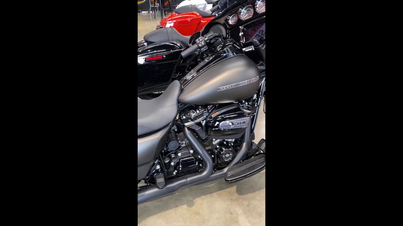 2020 street glide special river rock grey