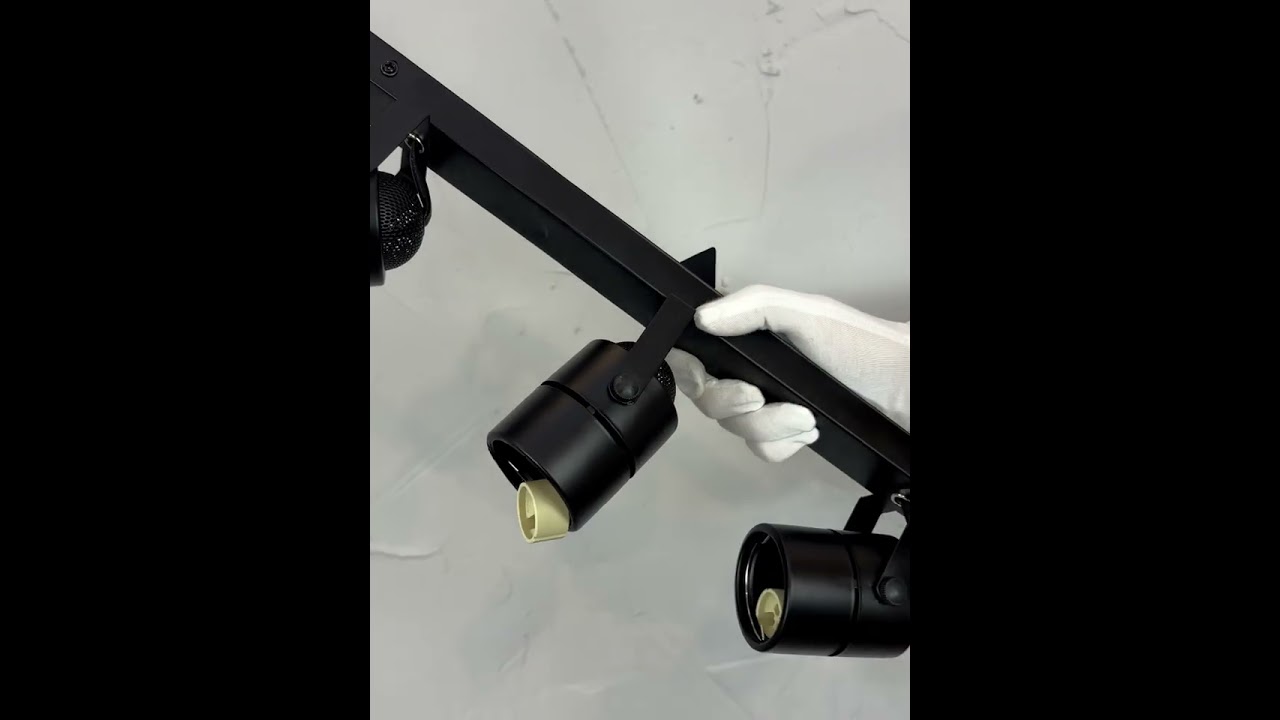 Накладной поворотный светильник FOCUS черный truEnergy (артикул 21466)