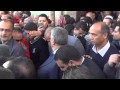 مشاجرة بين فاروق الفيشاوي ومحمود ياسين والنبوي مع الصحفيين بسبب الزحام في جنازة فاتن حمامة