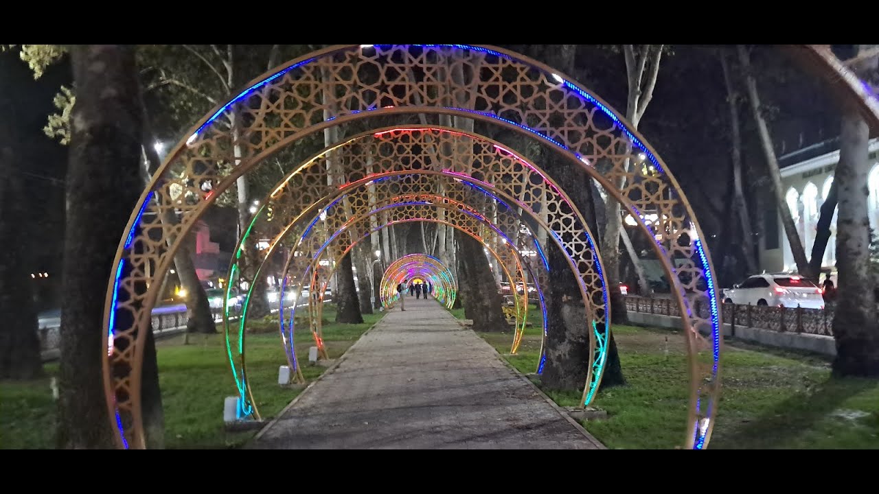 Detik Demi Detik Melewati Gerbang Lampu Dushanbe Tajik