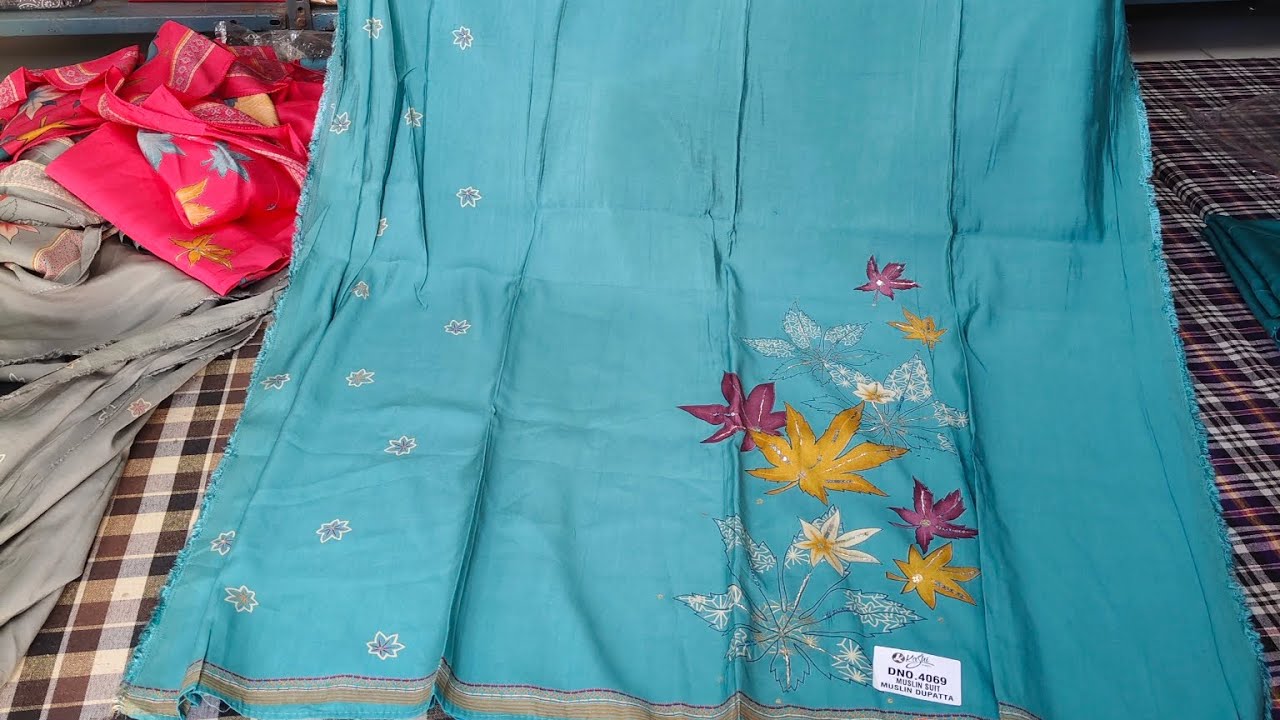 नए साल के मौकेपर 🎇🎇🎇🎉 मसलीन के सूट मिलेंगे आपको एकदम  कम प्राइस में 🫴📲7082837228