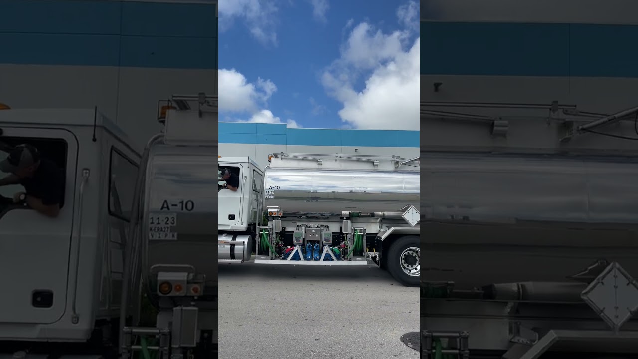 Mack MD7 GSE Refueler