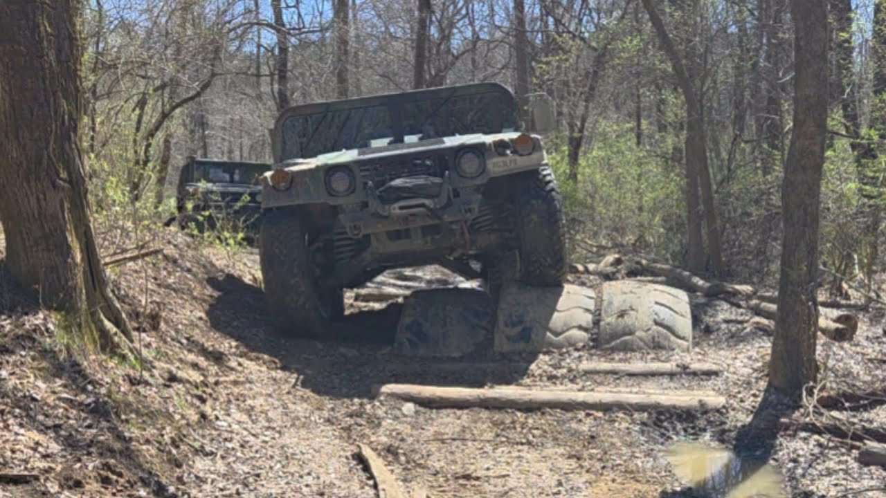 Humvee's on tire obstacle @Redbird SRA - YouTube