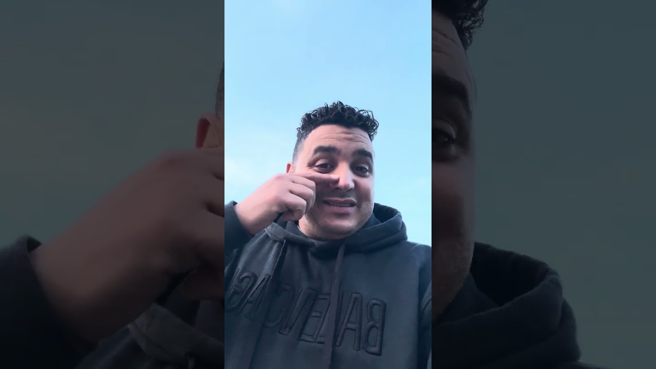 شدونا البوليس عندو وريقة ديال الزطلة في نابولي واحد المسمنة والحكارة ولاد الحرام