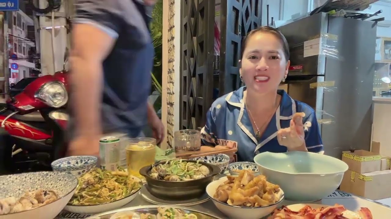 Hồng Loan Ăn Tối Đầu Năm Bính Ngọ 2026